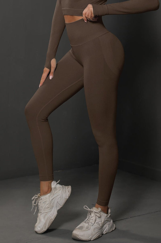 "Brune leggings med høj talje og scrunch-effekt – visning fra siden"

