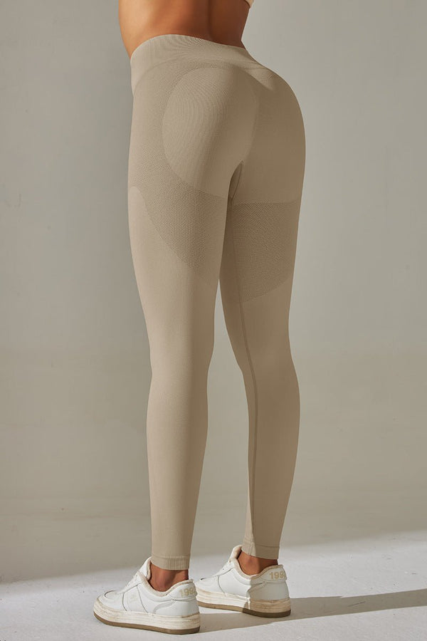 AirMotion træningstights set fra siden med flatterende pasform

