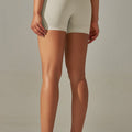AirMotion Scrunch Shorts – LightGrey