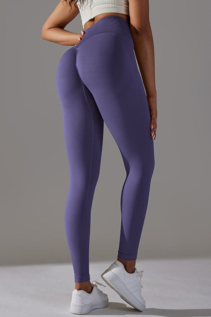 "Lilla leggings med scrunch og høj talje – skaber en formfast og løftende silhuet"

