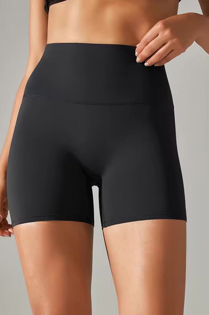 "Afslappet look med sorte seamless shorts – alsidige til både træning og hverdagsbrug"

