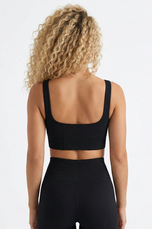 ComfortFlex Sports BH – Sort ribbet med medium støtte og dyb u-ryg til reformer pilates